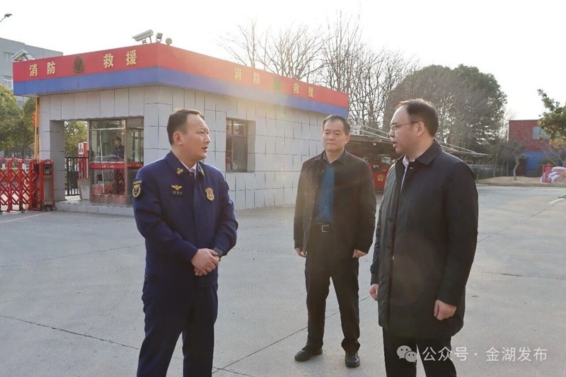 贺宝祥徐加晔慰问在岗职工